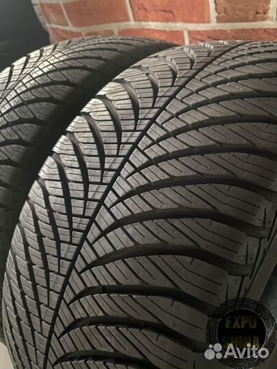 Goodyear Vector 4Seasons Gen-2 225/40 R18 92Y