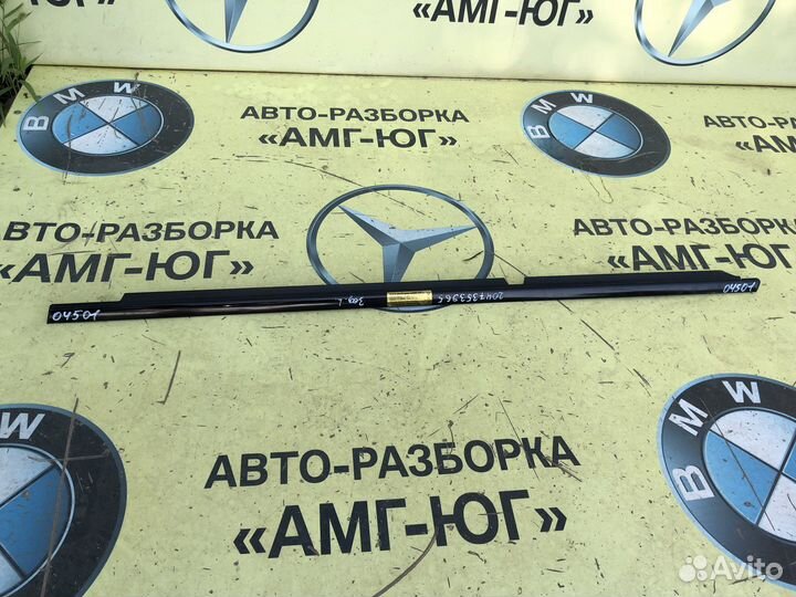 Mercedes W204 C204 молдинг стекла двери L зад