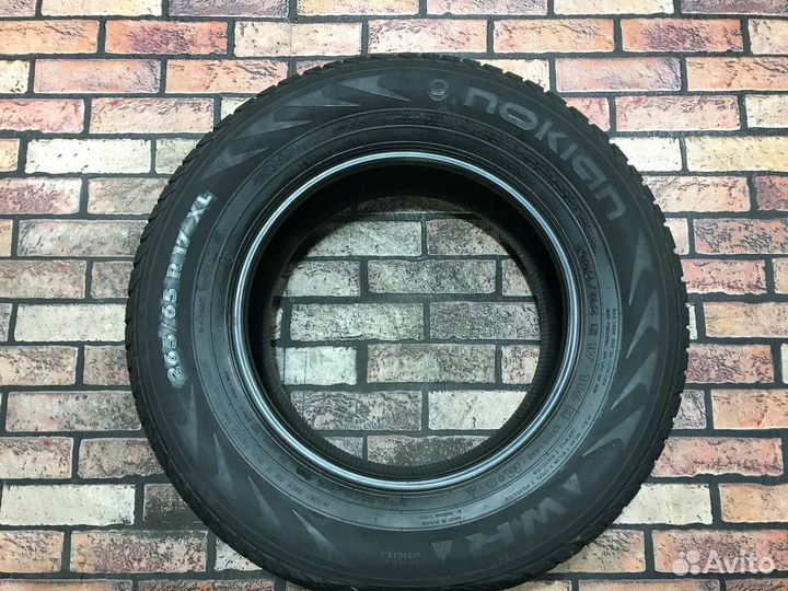 Nokian Tyres WR 265/65 R17 116H