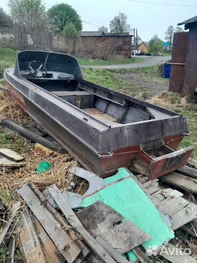 Лодка с мотором