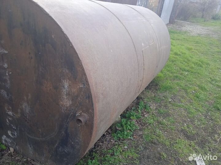 Емкость металлическая 5 кубов и 10 м3