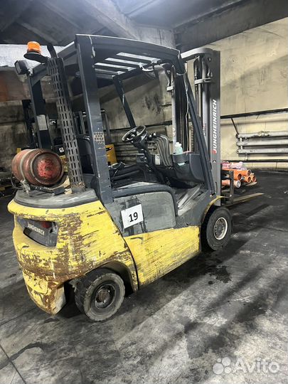 Вилочный погрузчик Jungheinrich TFG 320, 2015