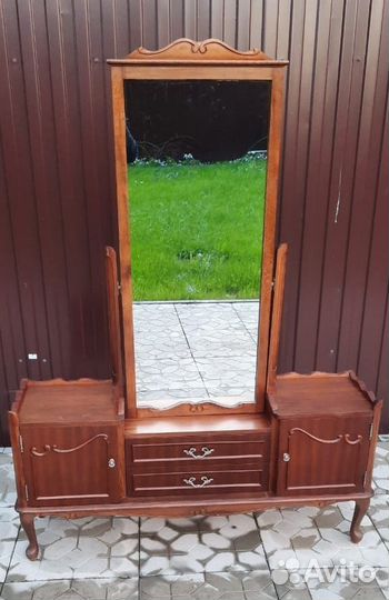 Трюмо, тумба с зеркалом, туалетный стол Болгария