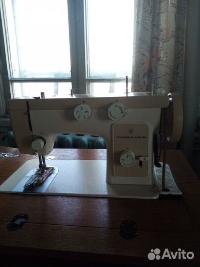 Швейная машинка чайка 142м бу