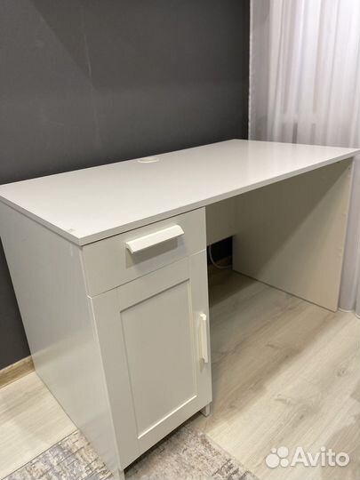 Письменный стол IKEA белый