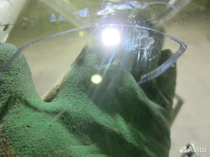 Стекло лобовое Hyundai H1 H200 starex 97-07