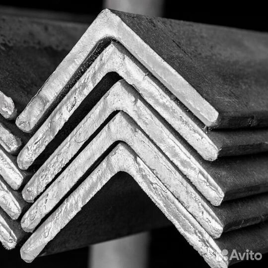 Уголок металлический 32 UM-4422