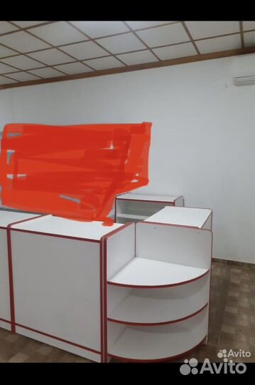 Торговые витрины и прилавки для магазина