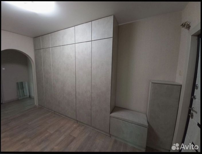 Шкаф в прихожую с антресолью