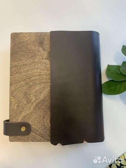Записная книжка- блокнот из кожи и дерева