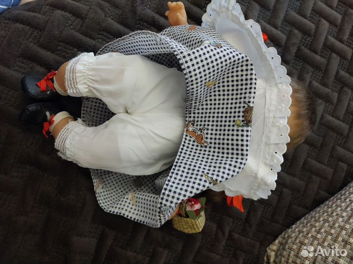 Кукла испанская красная шапочка новая