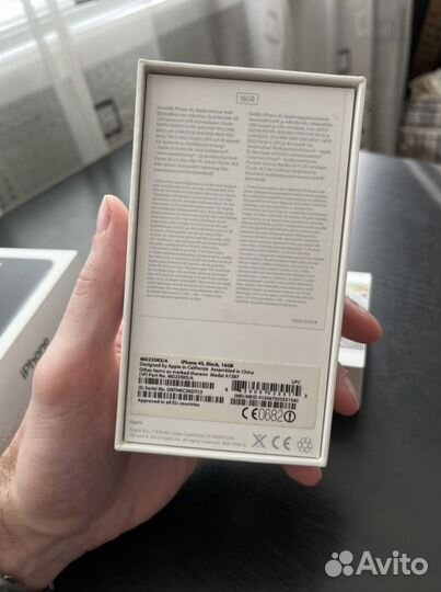 Коробки от iPhone 4s 16 gb черный/белый