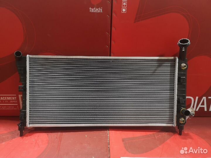 Радиатор двс Buick Lacrosse 3.8