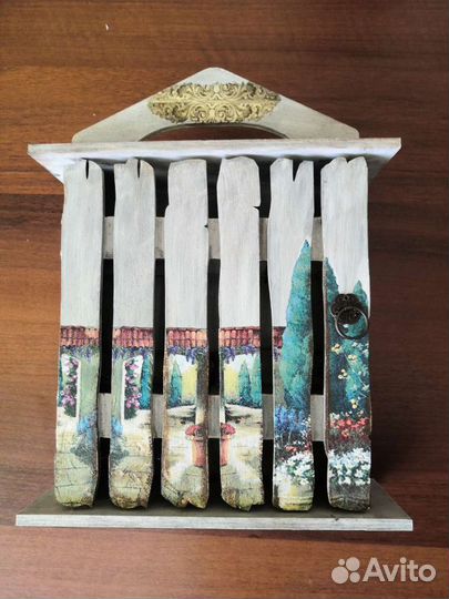 Ключница настенная