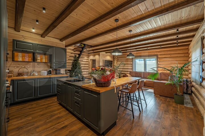 Дом 191,9 м² на участке 10 сот.