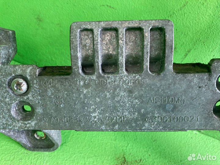 Кронштейн подножки mercedes-benz actros MP 4