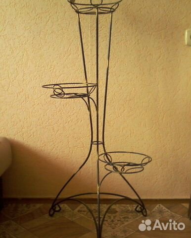 Подставка для цветов металлическая