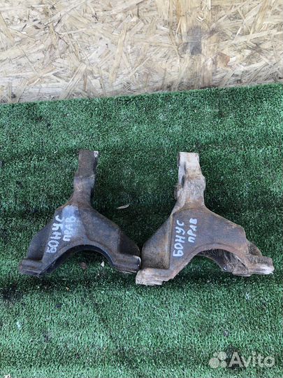 Кронштейн опоры двигателя Chery bonus A13