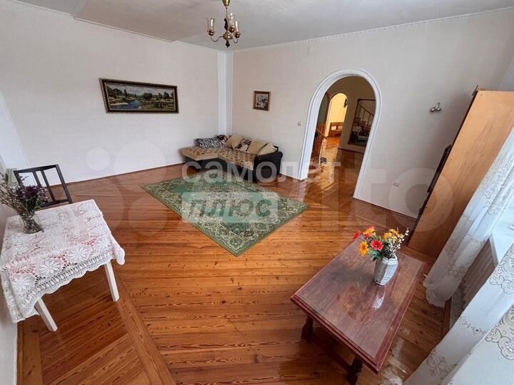 Дом 410 м² на участке 9 сот.