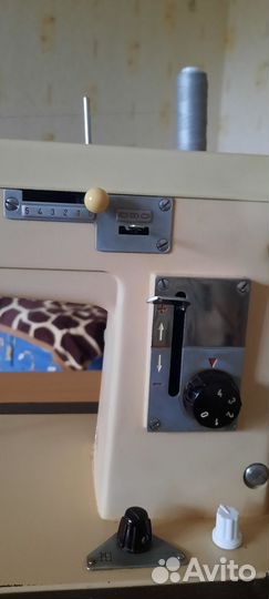 Швейная машина Радом