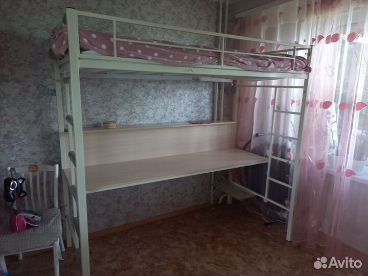 Двухярусная кровать бу