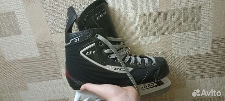 Коньки хоккейные