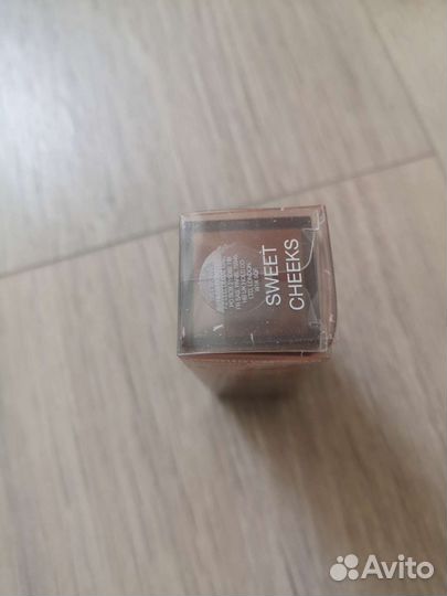 Huda beauty помада