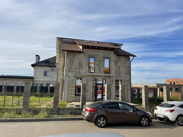 Коттедж 279 м² на участке 5 сот.