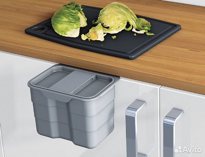 Мусорное ведро на дверцу новое