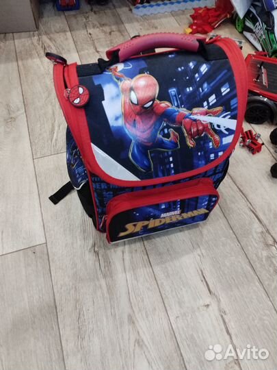 Школьный рюкзак