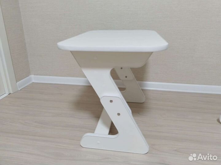 Растущий стол и стул комплект