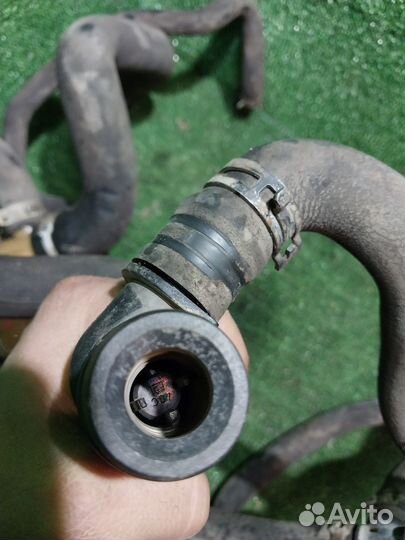 Патрубок системы охлаждения Land Rover Discovery 3