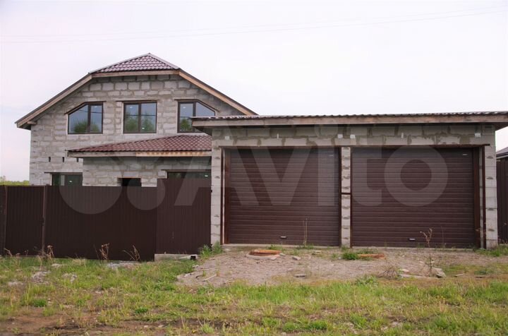 Дом 220 м² на участке 10 сот.