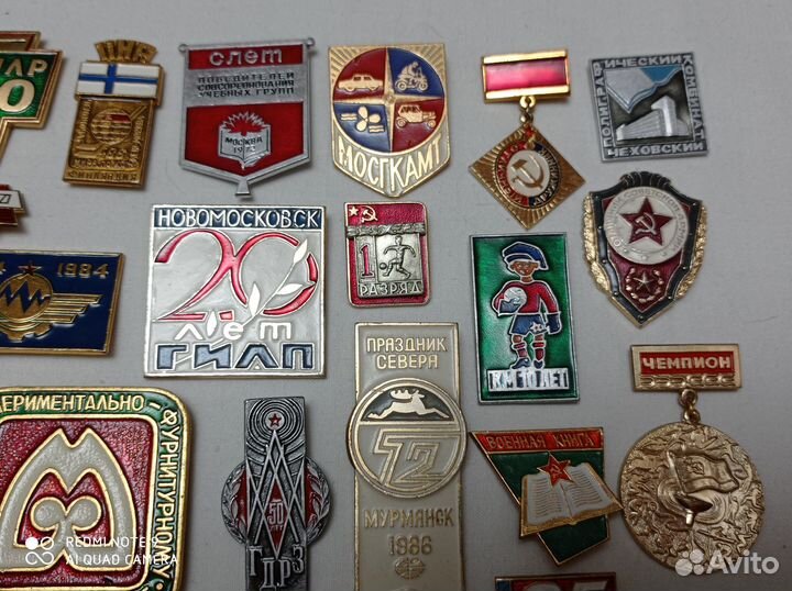 Коллекция значков и медалей. 78 шт