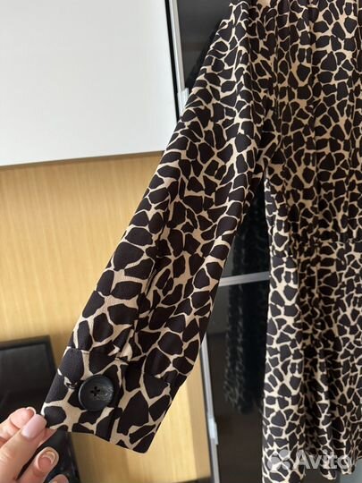 Платье Zara М принт жираф, на пуговицах