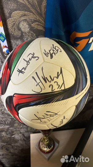 Мяч с автографами игроков фк Уфа сезон 2015-2016