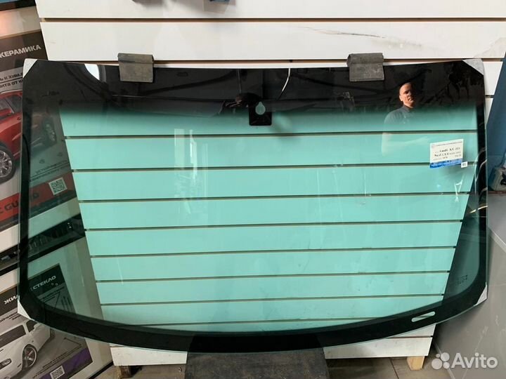 Лобовое стекло Audi A8