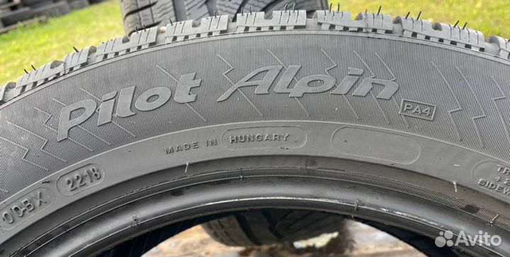 Michelin Pilot Alpin PA4 235/55 R18