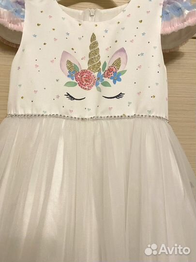 Платье с единорогом