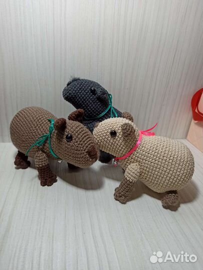 Вязаная игрушка капибара
