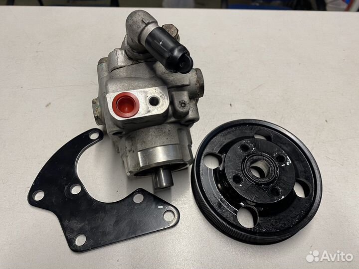 Насос гур Land Rover/S-MAX/XC70/S80/s60 2.5