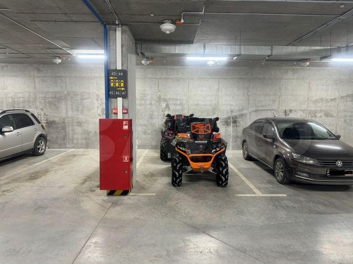 Машиноместо, 14 м²