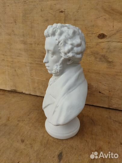 Фарфоровый Бюст Пушкин лфз Бисквитный