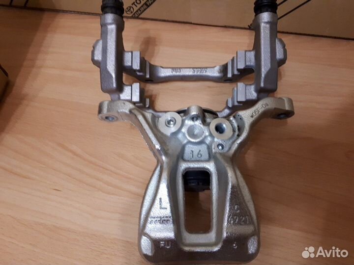 Тойота C-HR суппорт задний левый