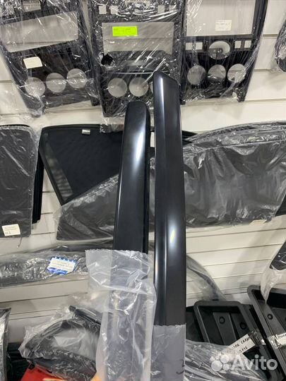 Молдинг на капот и Багажник Блек молдинг