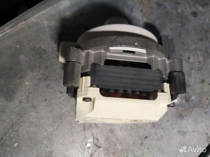 Циркуляционный Насос в сборе исправный для пмм Бош