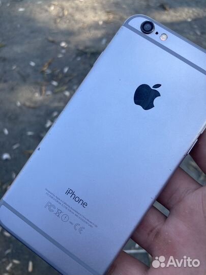 Телефон iPhone 6