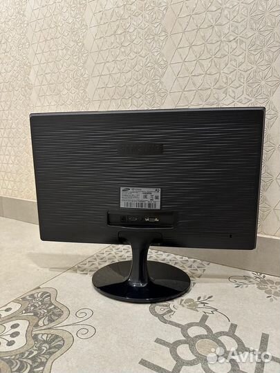 Монитор Samsung 22 дюйма