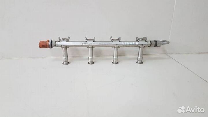 Рейка топливная рампа Skoda Yeti 2009