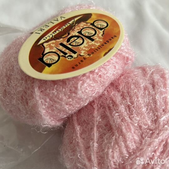 Розовая пряжа Adelia Valeri шерсть + акрил